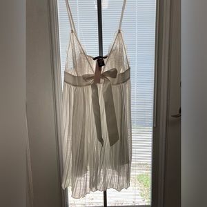 Victoria's Secret || Victoria’s Secret bridal Pleated Lace Babydoll lingerie